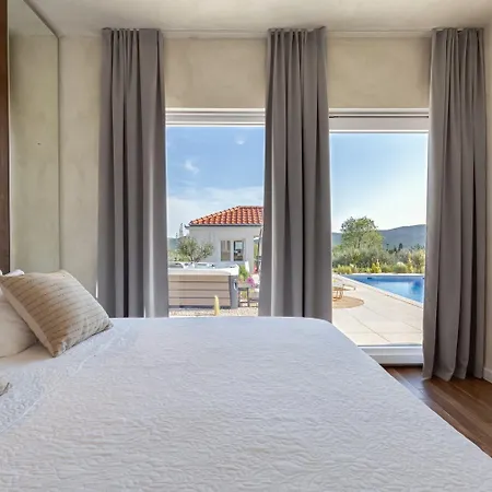 Nebesi Zadarvillas * Radosinovac