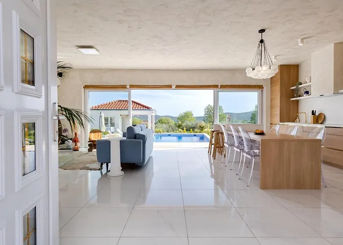 Nebesi Zadarvillas Vila *