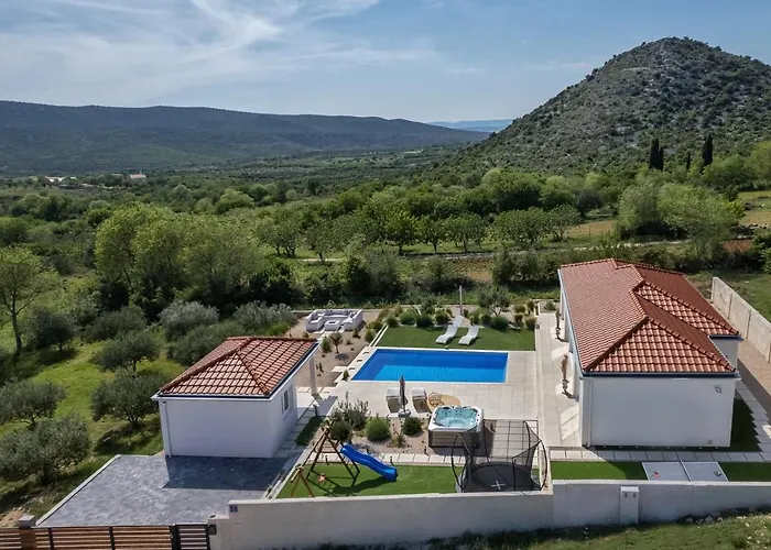 Nebesi Zadarvillas Vila *